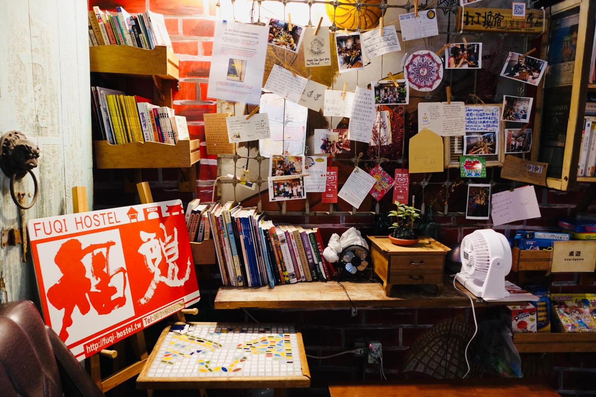 Fuqi Hostel - Heping Tainan Buitenkant foto