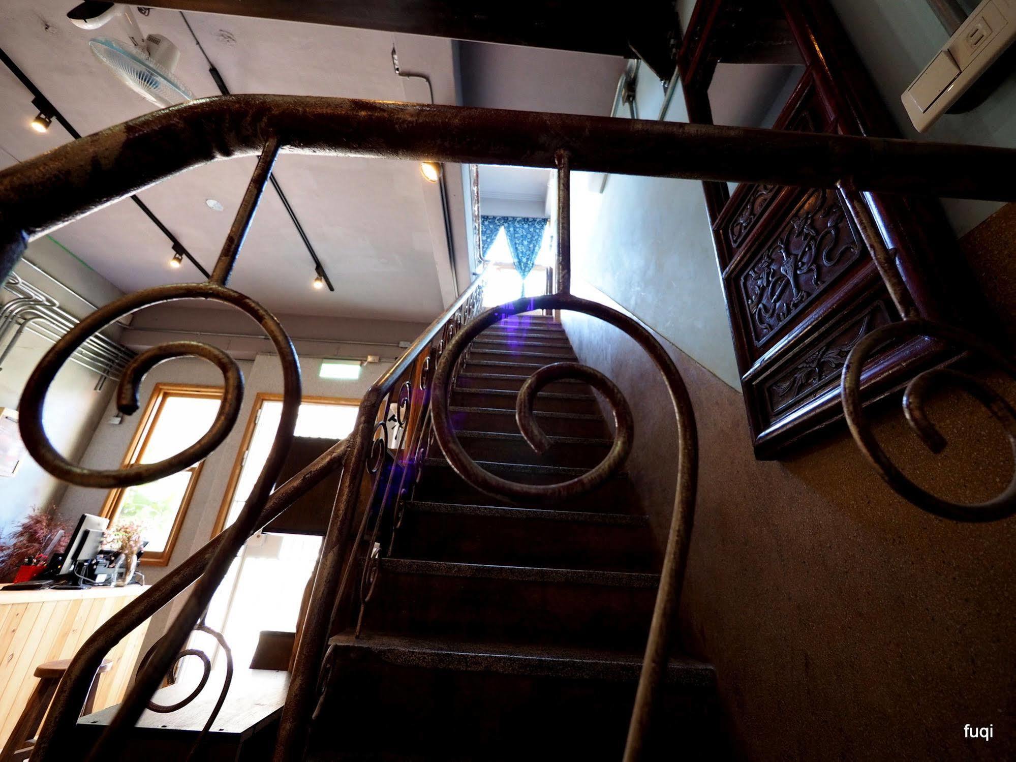 Fuqi Hostel - Heping Tainan Buitenkant foto