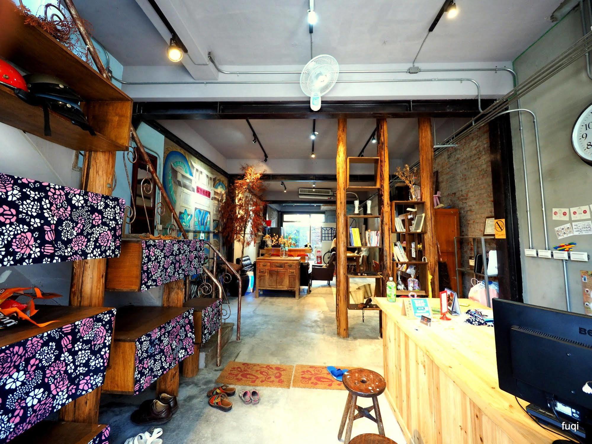 Fuqi Hostel - Heping Tainan Buitenkant foto
